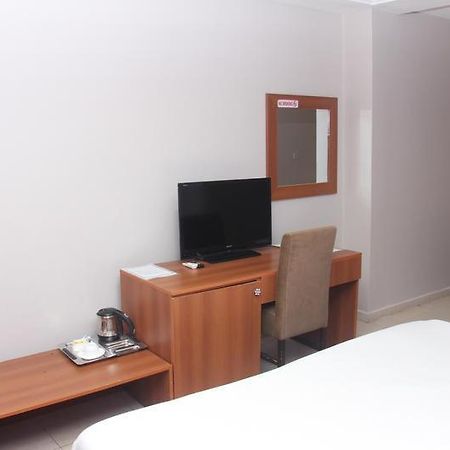Grand Ibro Hotel Annex Ankuru Exterior foto